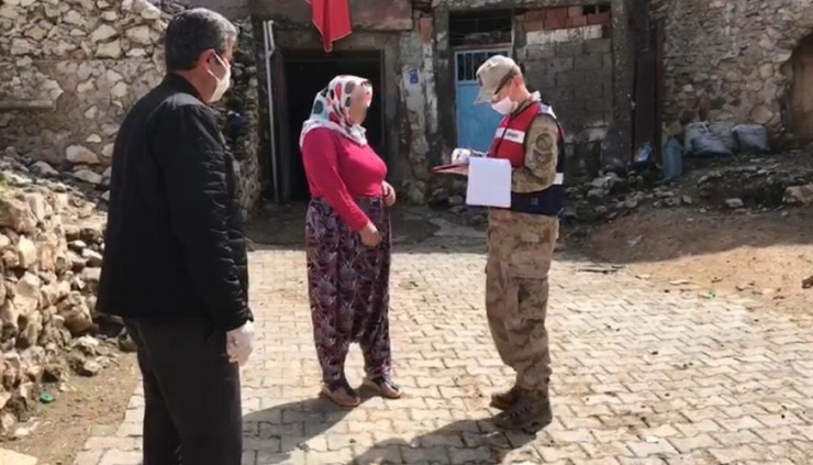 Jandarma Ev Ev Gezdi, Köylüler Ekiplere Teşekkür Etti