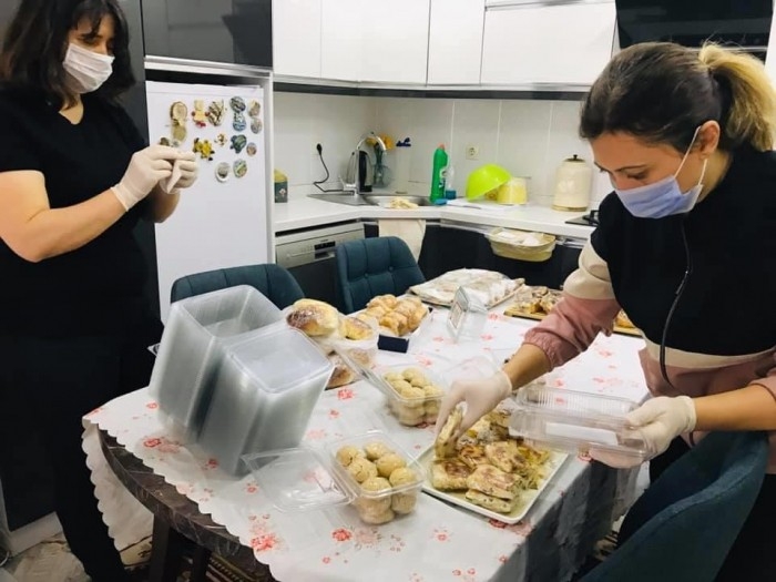 Ak Parti Aydın Kadın Kolları’ndan Sağlık Çalışanlarına Destek