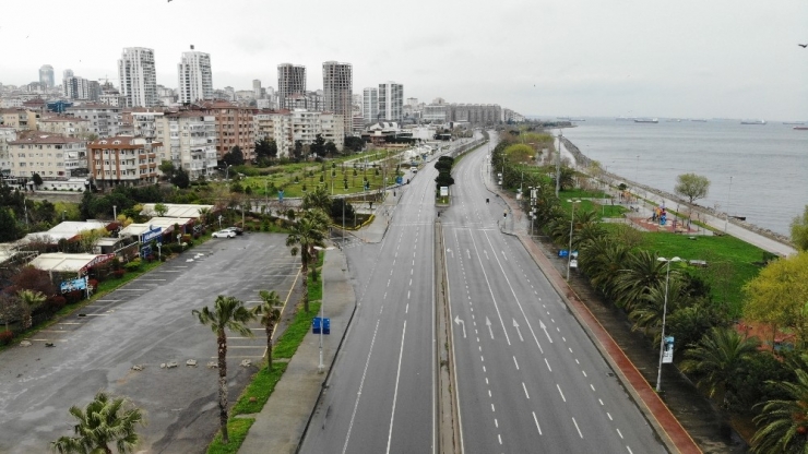 Anadolu Yakası Sahil Şeridi Boş Kaldı