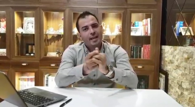 Doktordan ‘Korona Virüse’ Karşı Şarkılı Reçete