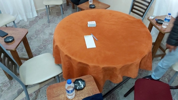 Alanya’da Çay Servisi Yapılan Kahvehaneye Baskın