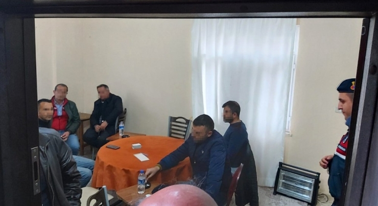 Alanya’da Çay Servisi Yapılan Kahvehaneye Baskın