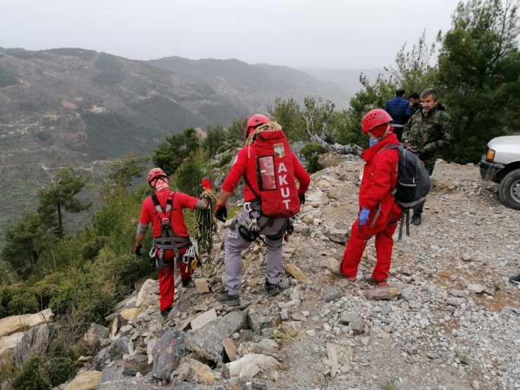(Düzeltme) Alanya’da Otomobil Uçuruma Yuvarlandı: 1 Ölü, 1 Ağır Yaralı