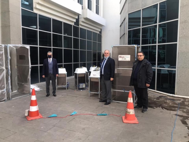 Edremit’te Hijyen Kabinleri Kuruluyor