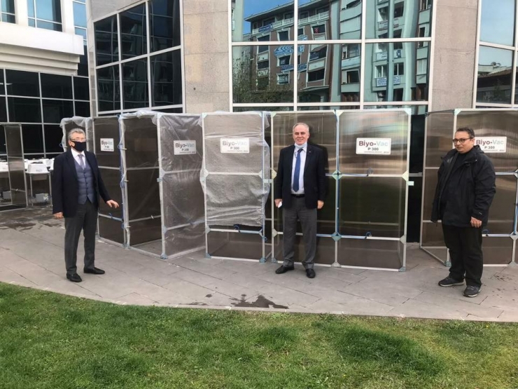 Edremit’te Hijyen Kabinleri Kuruluyor