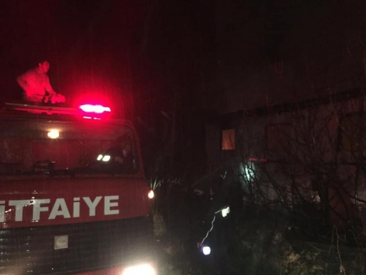 85 Yaşındaki Adam Evsiz Kaldı