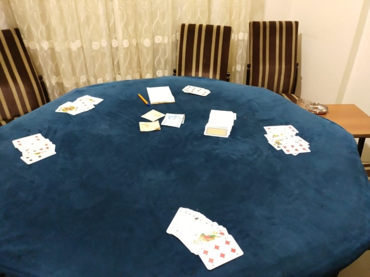 Bolu’da Kumarhaneye Çevrilen Eve Operasyon: 6 Gözaltı