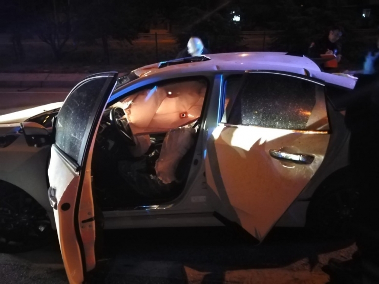 Burdur-antalya Çevreyolunda Kaza: 1 Ölü, 1 Yaralı