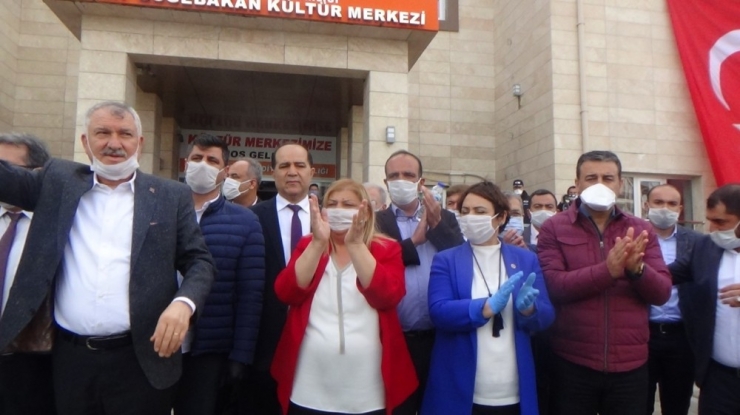 Ceyhan Belediye Başkanı Hülya Erdem Oldu