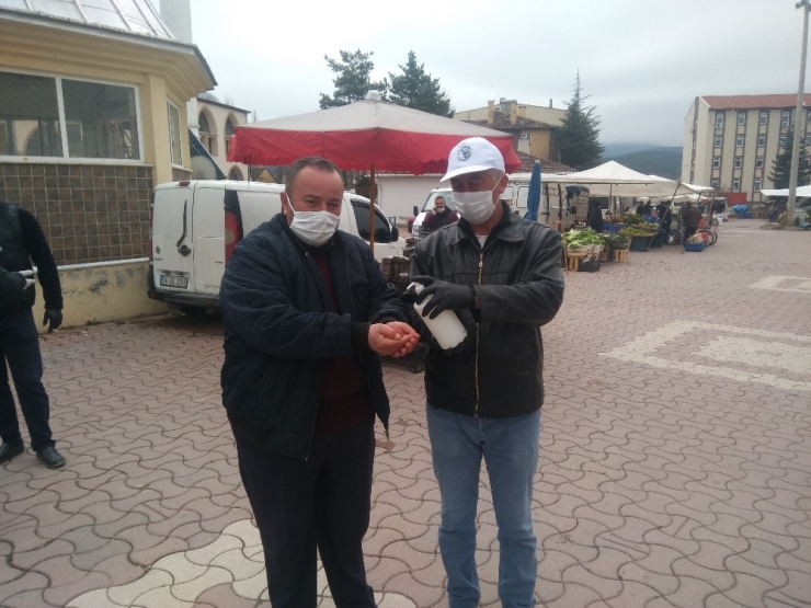 Daday’da Pazar Yerinde Demir Bariyerli Korona Virüs Önlemi