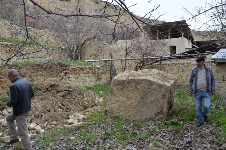 Darende’de Kaylar Tehlike Saçıyor