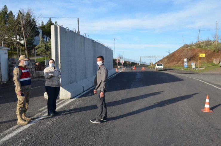 Çermik Kaymakamı Demir Uygulama Noktalarını Denetledi
