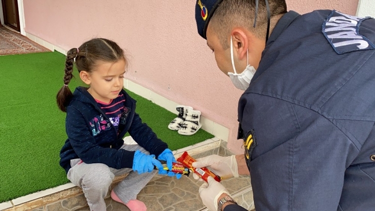 Devriye Atarak Uyarı Yapan Jandarma Ekiplerinden Duyarlı Davranış