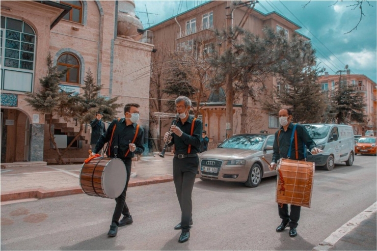 Efelerden Davullu Zurnalı "Evde Kal" Çağrısı