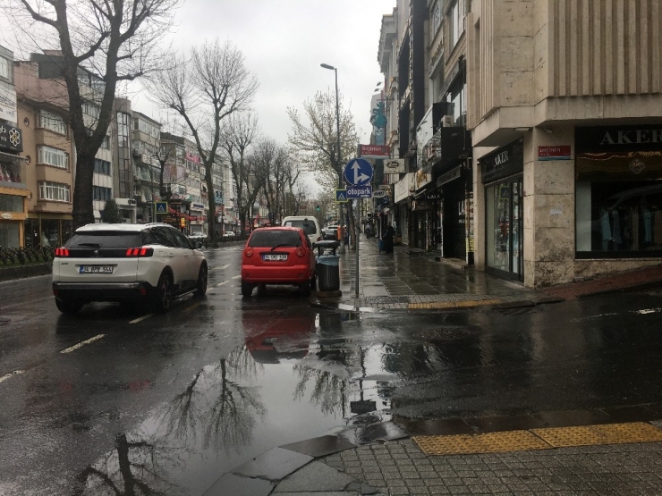 Talihsiz Adamın Önce Motorunu Çaldılar, Bir Gün Sonra Da Duran Aracına Çarptılar