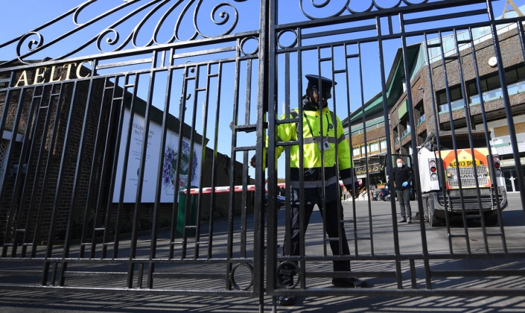 İngiltere’de 1 Günde 621 Kişi Koronadan Hayatını Kaybetti