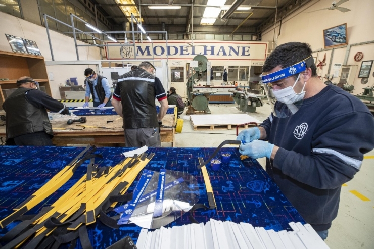 Şoförlere Kabin Ve Koruyucu Başlık