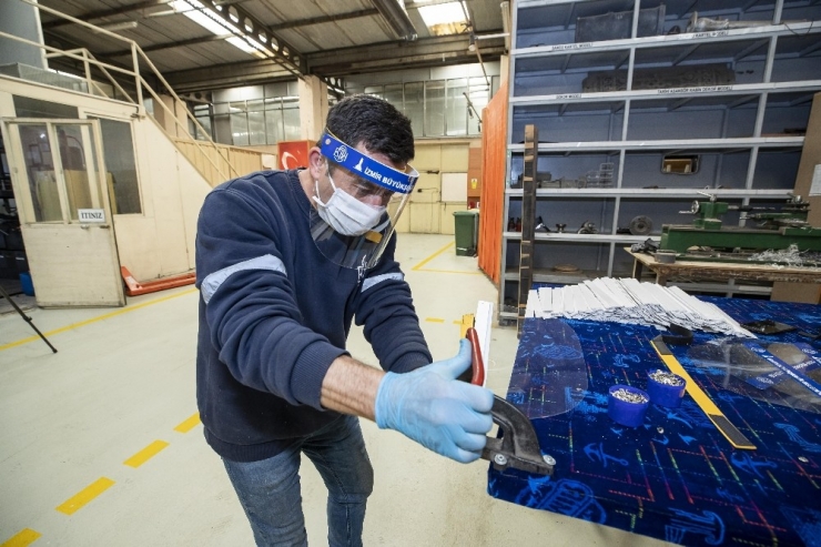 Şoförlere Kabin Ve Koruyucu Başlık