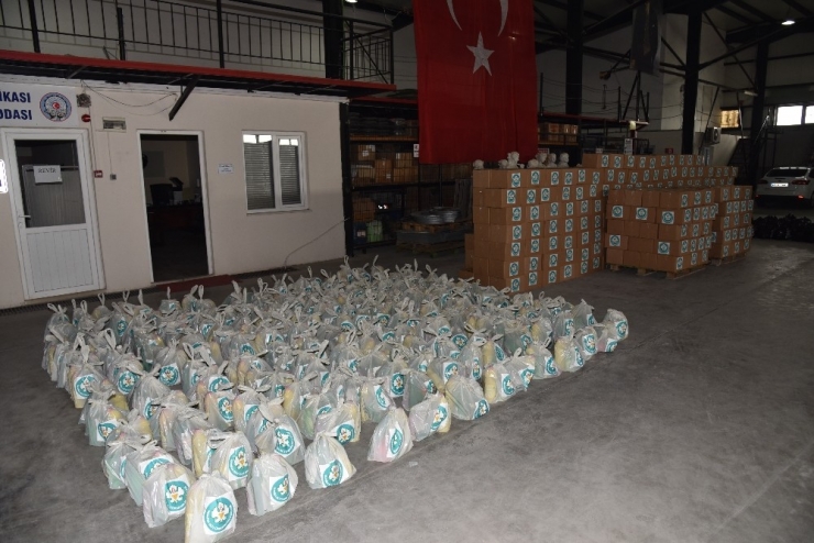 Büyükşehir Saha Personelini Unutmadı