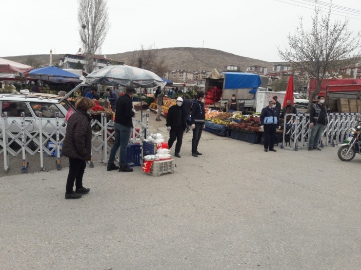Elazığ’da Semt Pazarlarında Sıkı Önlem