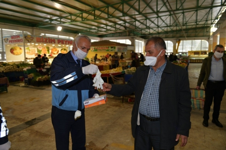 Çiğli’nin Pazaryerlerinde Sıkı Tedbirler