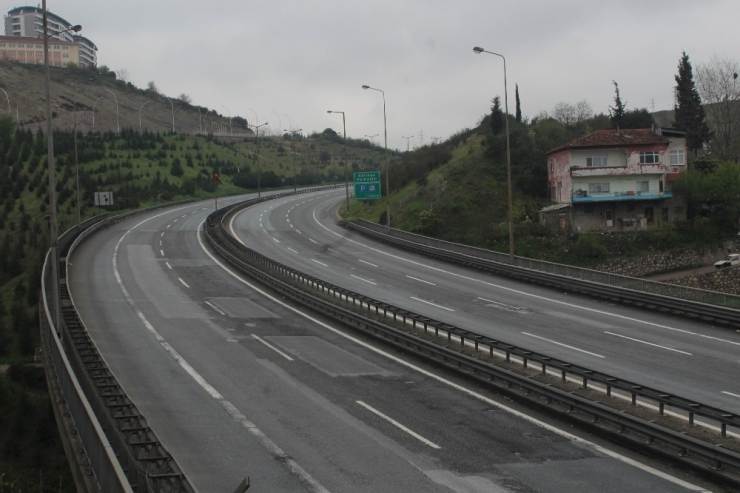 Tem Otoyolu Sessizliğe Büründü