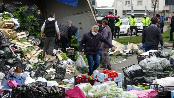 Ordu’da Sebze Yüklü Tır Devrildi: 1 Yaralı