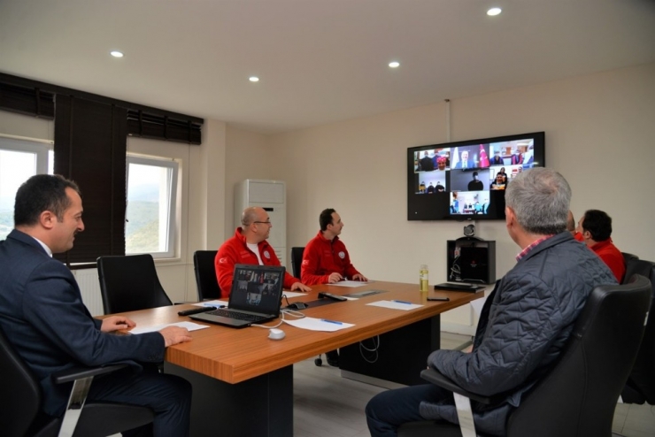 Sağlık Çalışanlarına Video Konferansla Moral Verildi