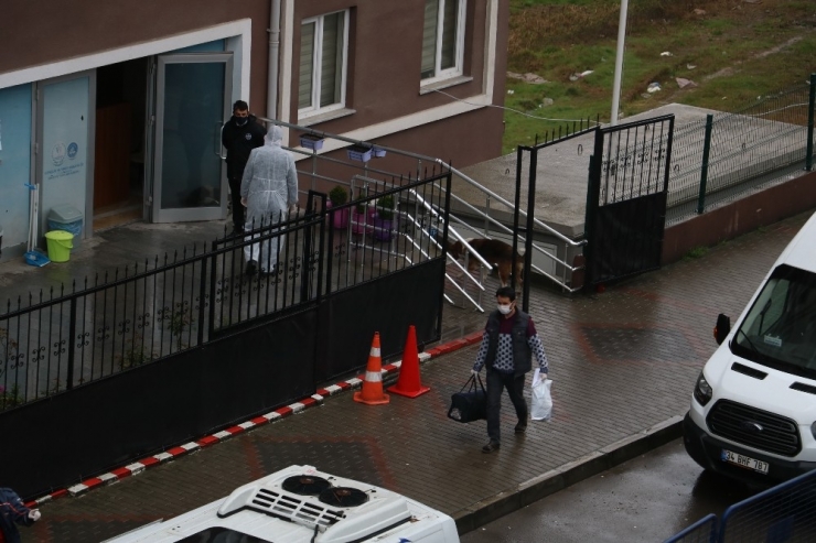 Gözlem Süresi Sona Eren 49 Tır Şoförü Kaldıkları Öğrenci Yurdundan Ayrıldı