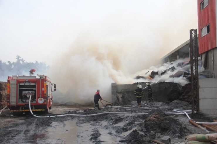 Fabrikadaki Yangın 5 Saat Sonra Kontrol Altına Alındı