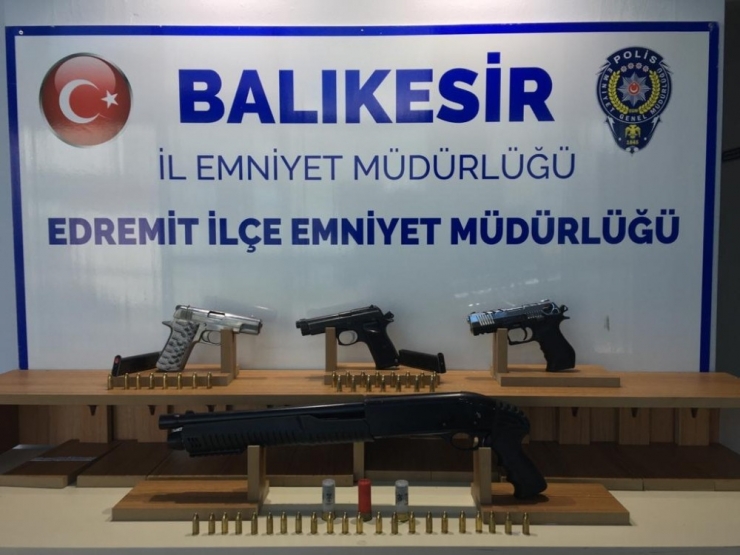 Balıkesir’de Polis Son 1 Ayda 87 Silah Yakaladı
