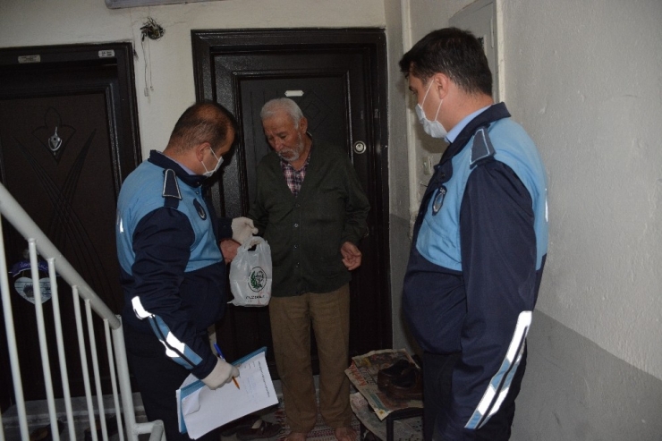 Zabıtadan 65 Yaş Üstü Vatandaşlara Yardım Eli