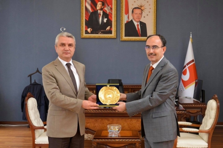 Ağır Ceza Mahkeme Başkanı Ve Bilecik Cumhuriyet Başsavcısından Rektöre Ziyaret