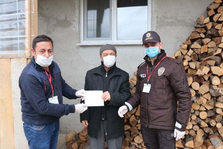 Bolu’da, Arabasını Ve Deposunu Satan Yaşlı Adam 45 Bin Lira Bağış Yaptı