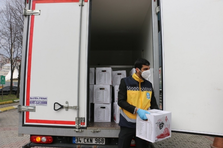 Eyüpsultan Belediyesi’nden İhtiyaç Sahiplerine Gıda Yardımı