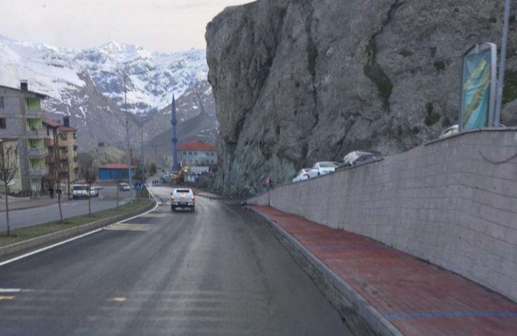 Hakkari’de Cadde Ve Sokaklar Pırıl Pırıl