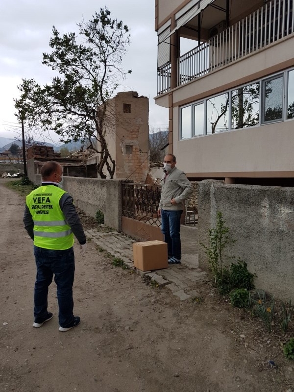 Kızılay’dan 120 Gıda Yardım Paketi