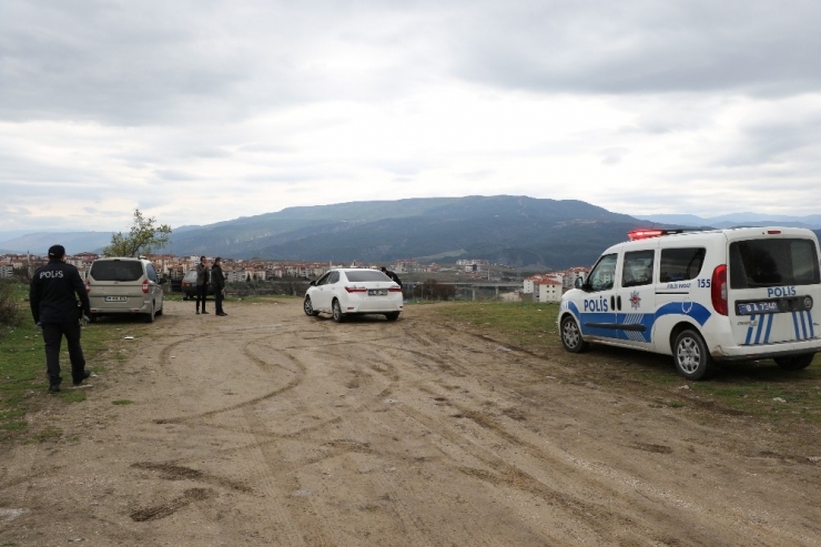 Mezarlıkta Bileklerini Kesti, Polis Kurtardı