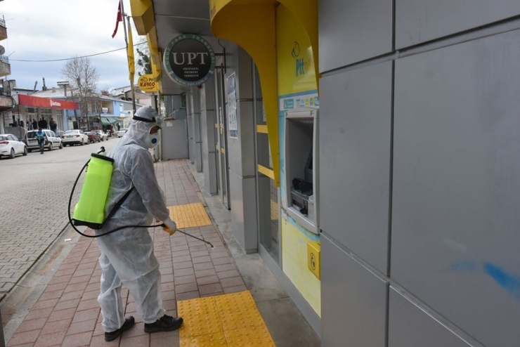 Karantinaya Alınan Tufanbeyli’de Her Yer Dezenfekte Ediliyor