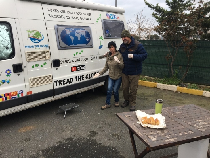 Karavanla Dünya Turuna Çıkan İngiliz Çift, Sınırlar Kapanınca İstanbul’da Kaldı