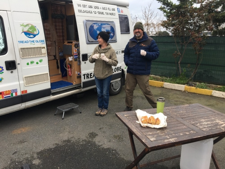 Karavanla Dünya Turuna Çıkan İngiliz Çift, Sınırlar Kapanınca İstanbul’da Kaldı