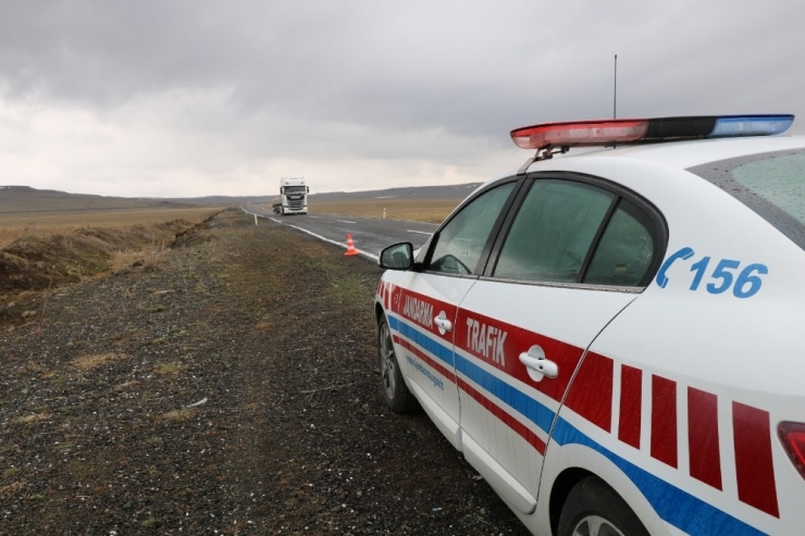 Kars’ta Trafik Uygulamaları Devam Ediyor