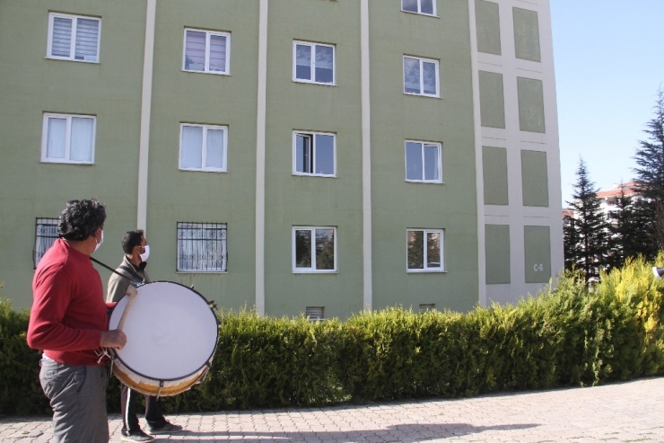 Muhtardan Davullu Zurnalı Moral Etkinliği