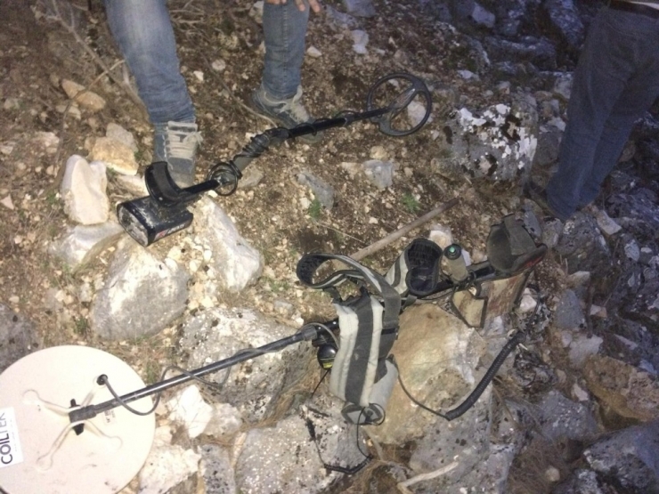 Jandarmadan Kaçak Kazıya Suçüstü