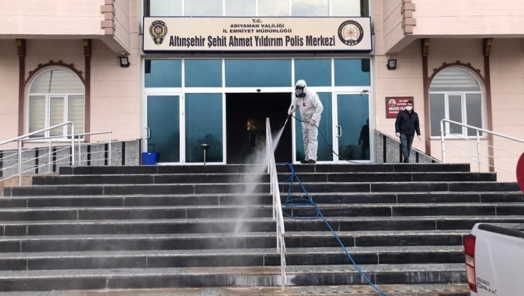 Adıyaman Belediyesi Kamu Kurumlarını Dezenfekte Ediyor