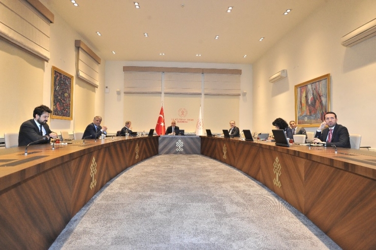 Bakan Ersoy, İl Müdürleriyle Görüştü