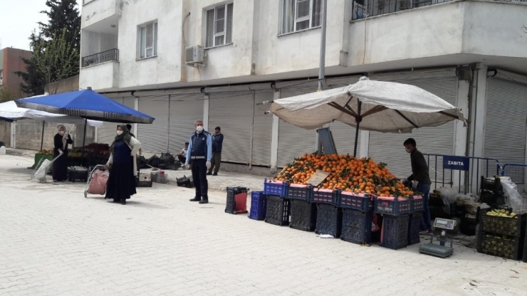 Kızıltepe Belediyesi Pazarda Vatandaşlara Maske Ve Eldiven Dağıttı