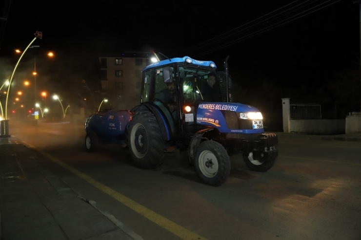 Menderes’te Tüm Sokaklar Dezenfekte Edildi