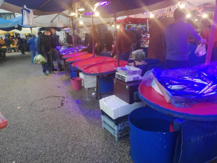 Pazarda Tezgâhlar 3 Saat İçinde Boşaldı