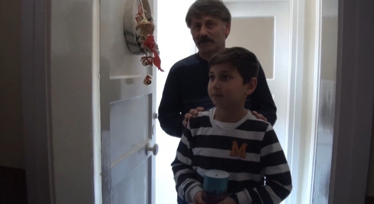 Trabzonlu Minik Mustafa Eren Polis Ekiplerini Duygulandırdı